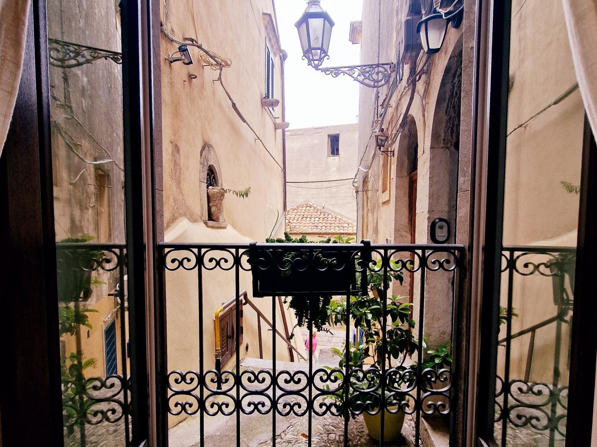 Donna Rosa - Main Avenue Vila Taormina Exterior foto